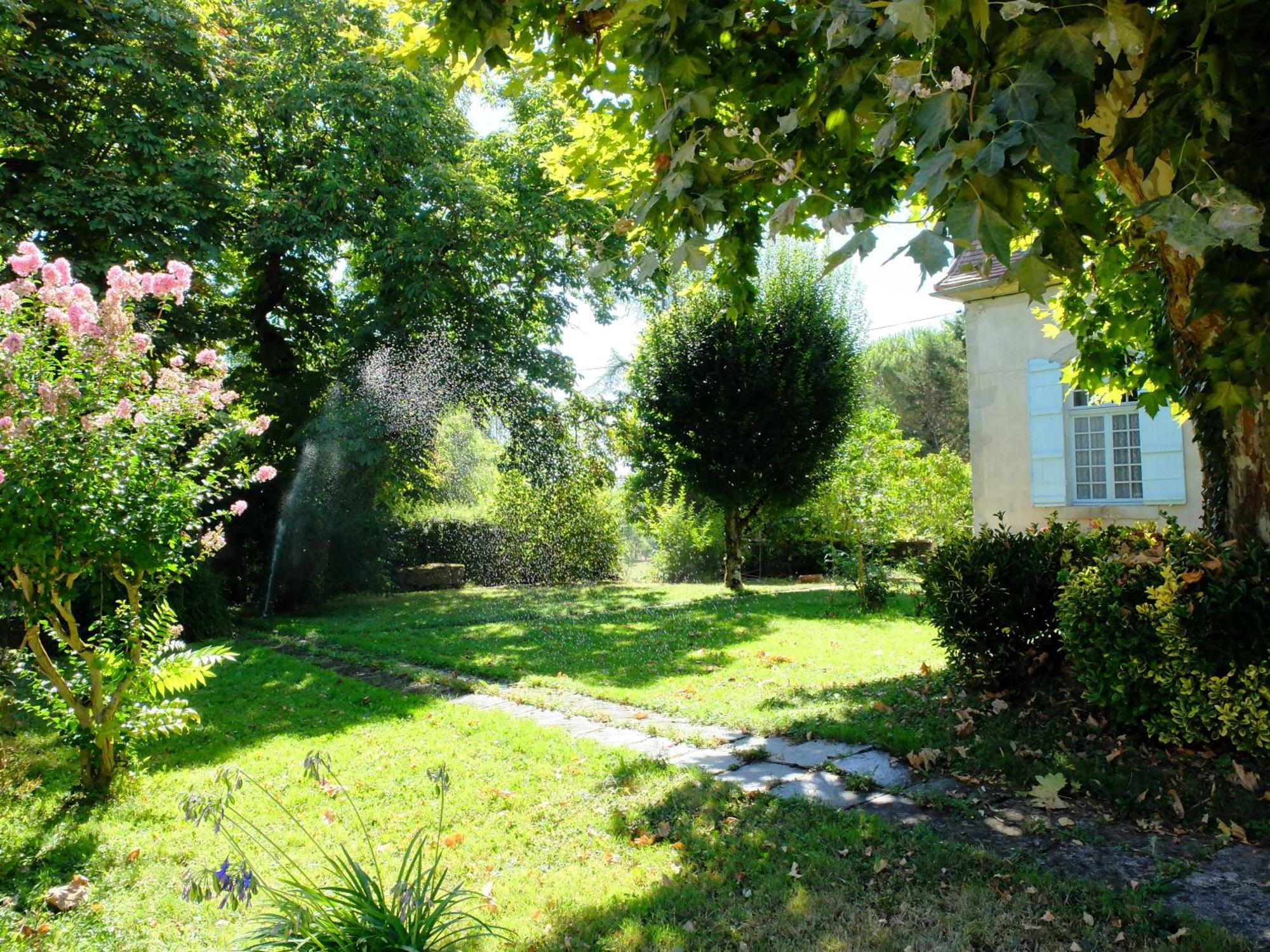 Petite Maison De Famille De Charme En Vallee Du Lot Ξενοδοχείο Ledat Εξωτερικό φωτογραφία